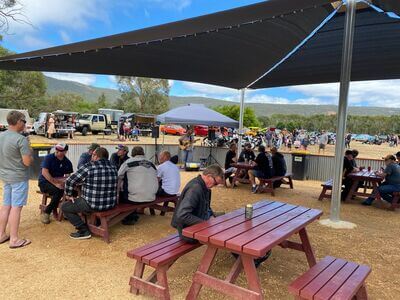 Barneys Bar and Bistro
