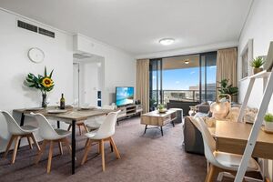Brisbane Break Panoramic River Views
