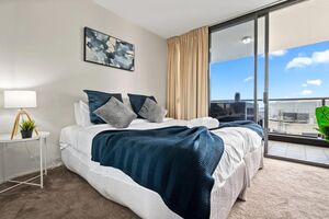Brisbane Break Panoramic River Views
