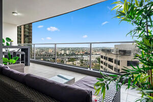 Brisbane Break Panoramic River Views - BnB Coast 2 Coast
