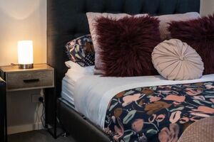 Esmond Lake Light Filled Home Ballarat Victoria - BnB Coast 2 Coast