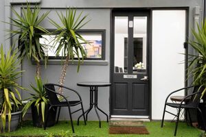 Sherrard Spacious Family Place Black Hill Ballarat Victoria - BnB Coast 2 Coast