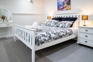 Sherrard Spacious Family Place Black Hill Ballarat Victoria - BnB Coast 2 Coast